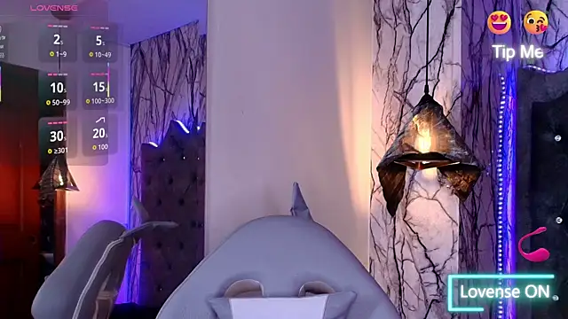 Zami Escobar of online show from 04/10/26, 05:28