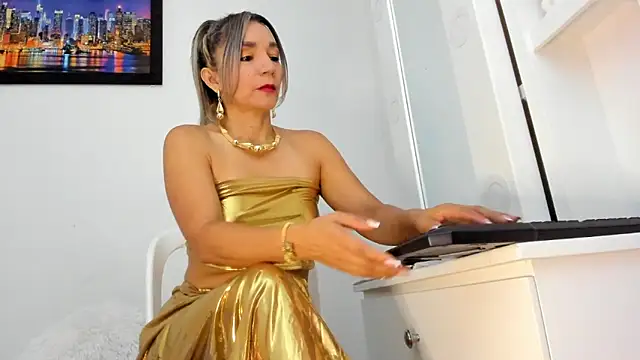 Ms lunaRose online show from 06/14/26, 05:26