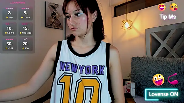 Snapshot of Candy_Hott7 chatting on 09/17/25, 08:32 Candy Hott7 online show from 09/17/25, 08:32