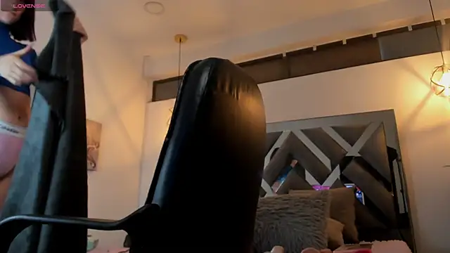 Snapshot of Candy_Hott7 chatting on 09/22/25, 08:55 Candy Hott7 online show from 09/22/25, 08:55