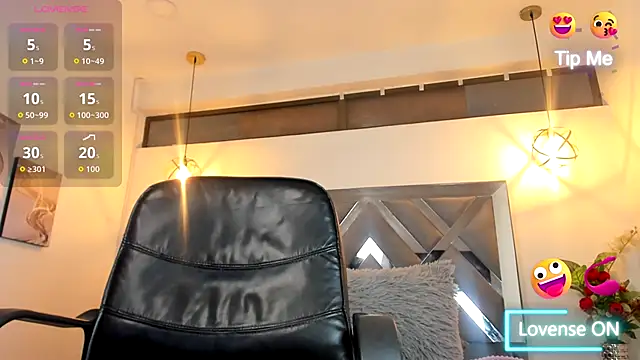 Snapshot of Candy_Hott7 chatting on 10/07/25, 08:39 Candy Hott7 online show from 10/07/25, 08:39