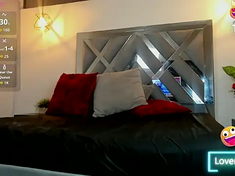 Snapshot of Candy_Hott7 chatting on 10/17/25, 08:00 Candy Hott7 online show from 10/17/25, 08:00