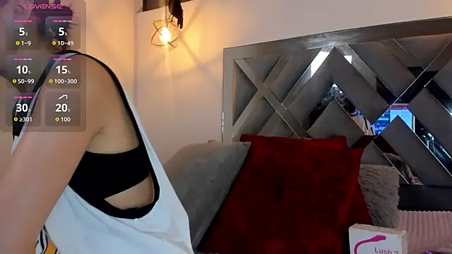 Snapshot of Candy_Hott7 chatting on 10/28/25, 09:17 Candy Hott7 online show from 10/28/25, 09:17