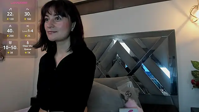 Snapshot of Candy_Hott7 chatting on 11/11/25, 08:42 Candy Hott7 online show from 11/11/25, 08:42