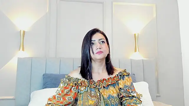 victoria bourne online show from 10/11/25, 07:23