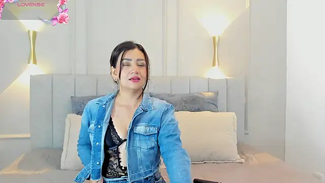 victoria bourne online show from 11/07/25, 07:25