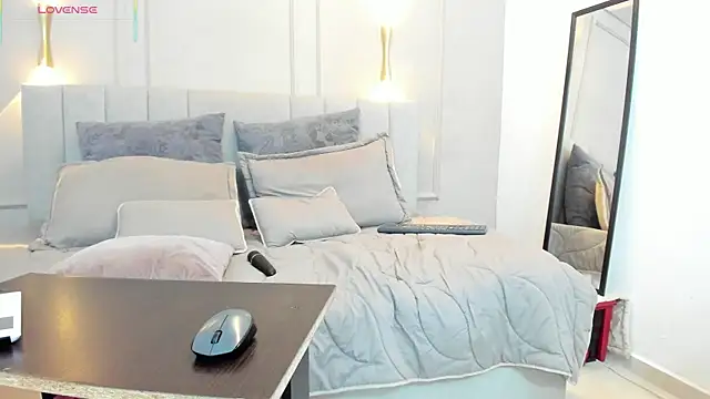 Snapshot of victoria_bourne chatting on 01/09/26, 07:04 victoria bourne online show from 01/09/26, 07:04