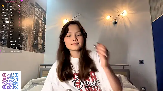 KiraVelvet online show from 09/17/25, 09:44