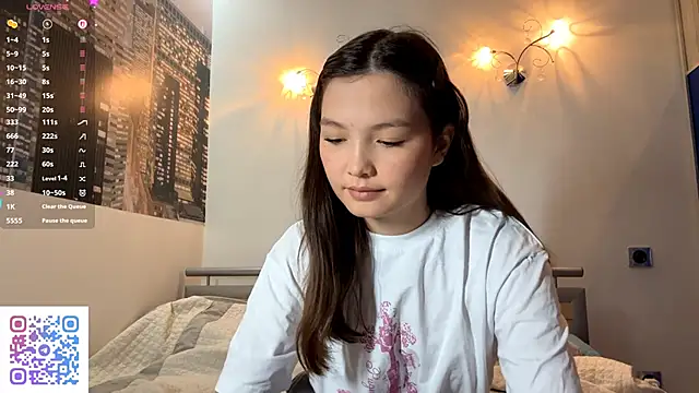 KiraVelvet online show from 09/19/25, 09:43