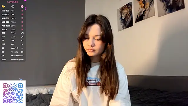 KiraVelvet online show from 10/05/25, 02:15