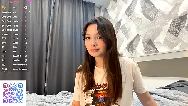 KiraVelvet online show from 10/27/25, 11:25