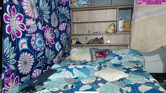 Snapshot of luisafe2025 chatting on 10/30/25, 04:03 luisafe2025 online show from 10/30/25, 04:03