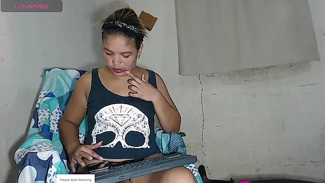 Snapshot of luisafe2025 chatting on 05/28/26, 11:40 luisafe2025 online show from 05/28/26, 11:40