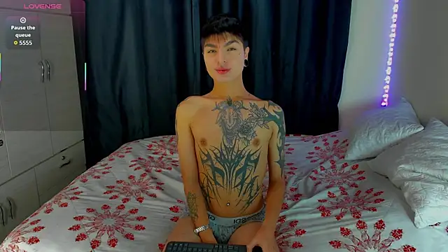 Snapshot of Dark_luckyyy chatting on 11/21/25, 08:07 Dark luckyyy online show from 11/21/25, 08:07