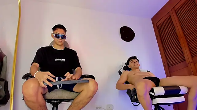 sotooliver3 online show from 09/21/25, 07:15