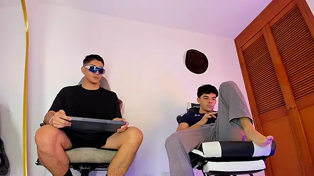 sotooliver3 online show from 10/19/25, 06:08