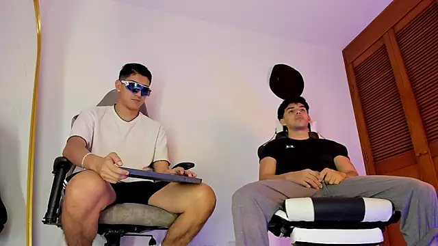 sotooliver3 online show from 10/23/25, 07:34