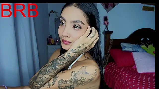 mia yireth online show from 12/23/25, 12:19