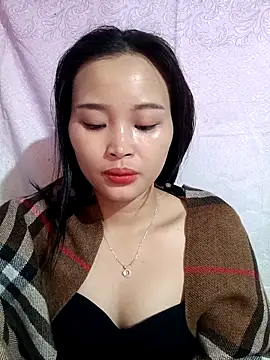 Lili lovely online show from 11/15/25, 01:14