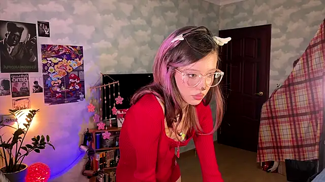 Snapshot of darling_darinka chatting on 12/15/25, 03:33 darling darinka online show from 12/15/25, 03:33