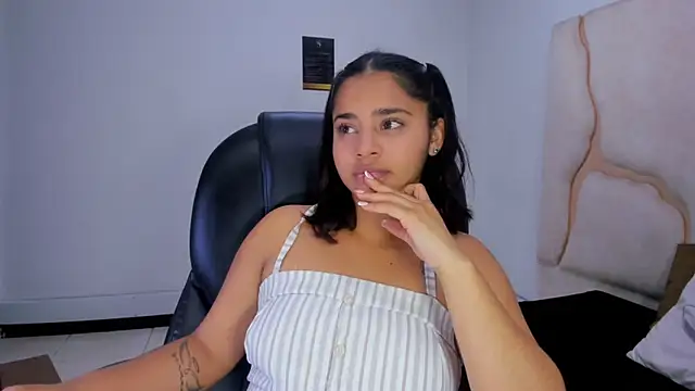 ScarletDoll online show from 11/11/25, 03:06