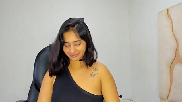 ScarletDoll online show from 11/14/25, 03:49