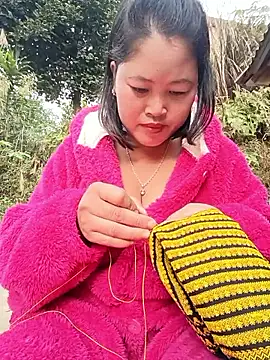 maycuc123 online show from 12/17/25, 01:55