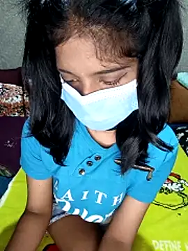 Snapshot of emali_baba chatting on 12/05/25, 04:54 emali baba online show from 12/05/25, 04:54