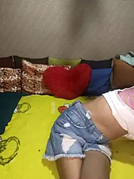 Snapshot of emali_baba chatting on 12/14/25, 07:36 emali baba online show from 12/14/25, 07:36