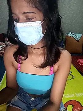 Snapshot of emali_baba chatting on 12/18/25, 04:51 emali baba online show from 12/18/25, 04:51