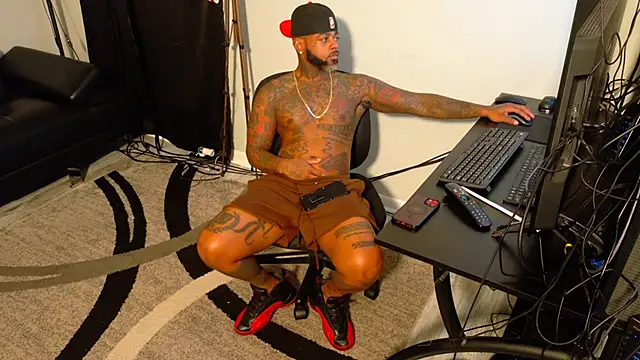 SLANGONDEMHOES online show from 11/03/25, 07:26