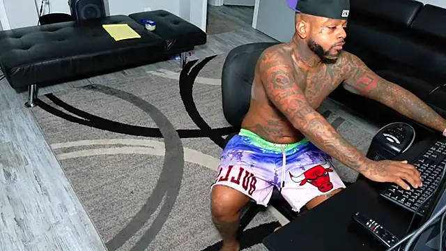 SLANGONDEMHOES online show from 12/15/25, 08:07