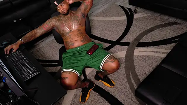 SLANGONDEMHOES online show from 03/18/26, 06:11