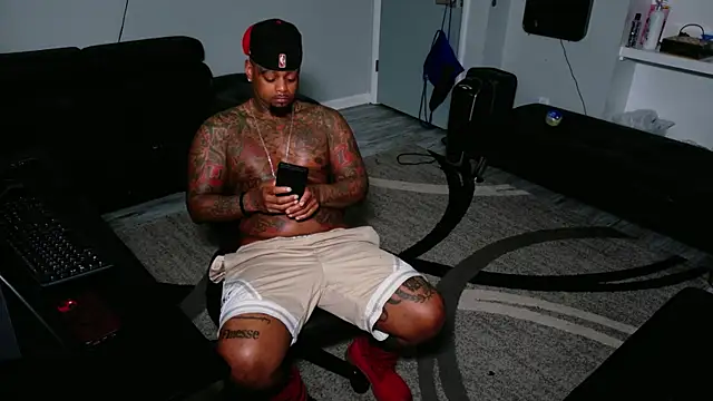 SLANGONDEMHOES online show from 06/09/26, 12:17