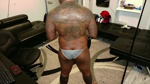 SLANGONDEMHOES online show from 06/20/26, 04:43