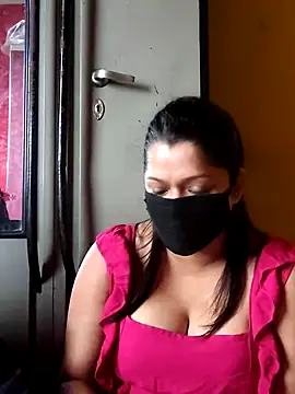 Snapshot of Hottie_couple69 chatting on 09/11/25, 05:40 Hottie couple69 online show from 09/11/25, 05:40