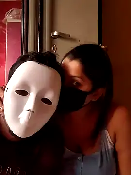 Snapshot of Hottie_couple69 chatting on 09/14/25, 08:13 Hottie couple69 online show from 09/14/25, 08:13