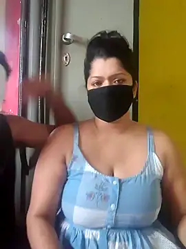 Snapshot of Hottie_couple69 chatting on 09/18/25, 06:59 Hottie couple69 online show from 09/18/25, 06:59