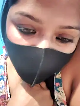 Snapshot of Hottie_couple69 chatting on 09/21/25, 06:53 Hottie couple69 online show from 09/21/25, 06:53