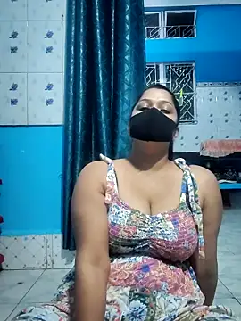 Snapshot of Hottie_couple69 chatting on 10/08/25, 06:05 Hottie couple69 online show from 10/08/25, 06:05