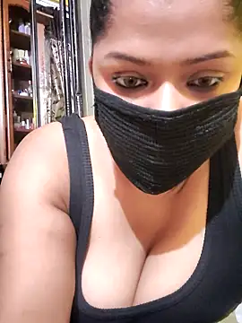 Snapshot of Hottie_couple69 chatting on 10/11/25, 06:28 Hottie couple69 online show from 10/11/25, 06:28