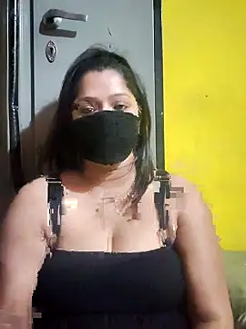 Snapshot of Hottie_couple69 chatting on 11/08/25, 04:51 Hottie couple69 online show from 11/08/25, 04:51