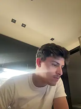 Snapshot of dock_75 chatting on 10/18/25, 02:18 dock 75 online show from 10/18/25, 02:18