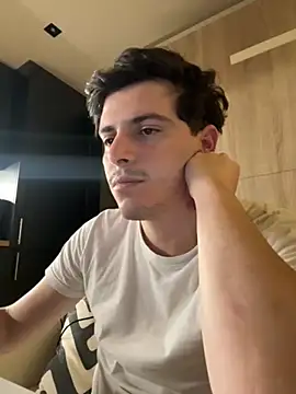 Snapshot of dock_75 chatting on 10/19/25, 03:34 dock 75 online show from 10/19/25, 03:34