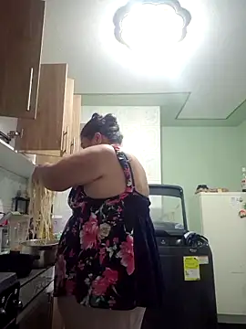 curvy diva  online show from 11/21/25, 11:14