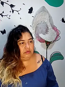 curvy diva  online show from 12/15/25, 09:13