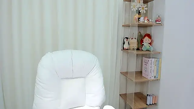 Nia-daozhu111 online show from 01/17/26, 08:19