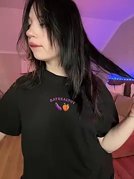 YourLittleDevil online show from 03/06/26, 05:26