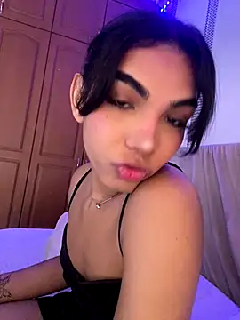 VeronicaSaenzx online show from 12/17/25, 05:52