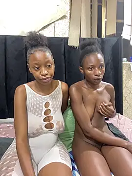 SexyPetitex25 online show from 03/08/26, 02:04